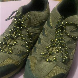 Columbia Green and Black Hiking Shoes